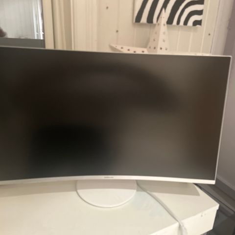 Samsung C32H711QEU-CH71 series dataskjerm