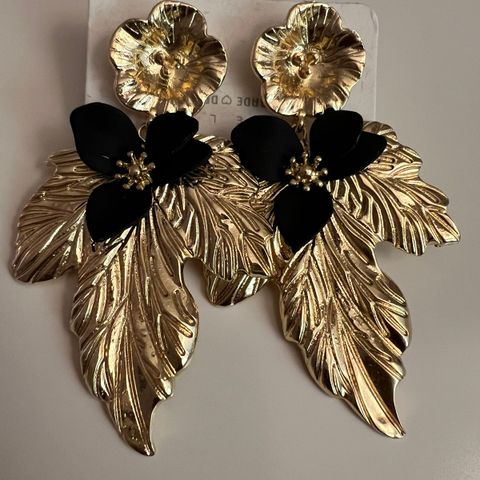 Metallic gold leaf earrings