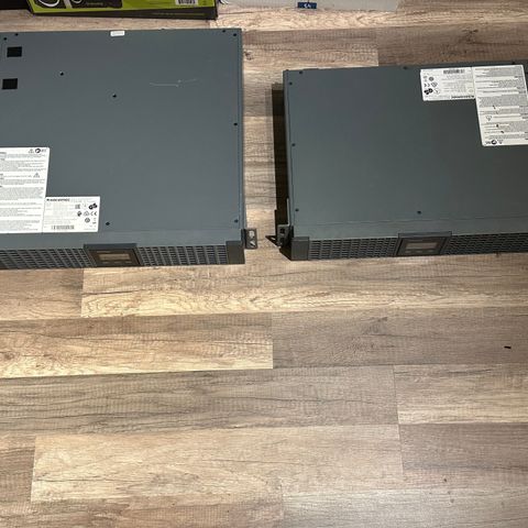 Socomec UPS NRT2-U1700C og NRT2-U1100C