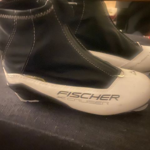 Fischer x cruiser skisko dame str 38.knapt brukt