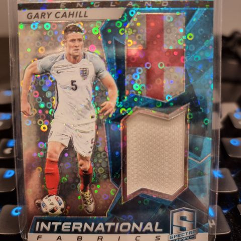 Gary Cahill - Panini Spectra - 30/75