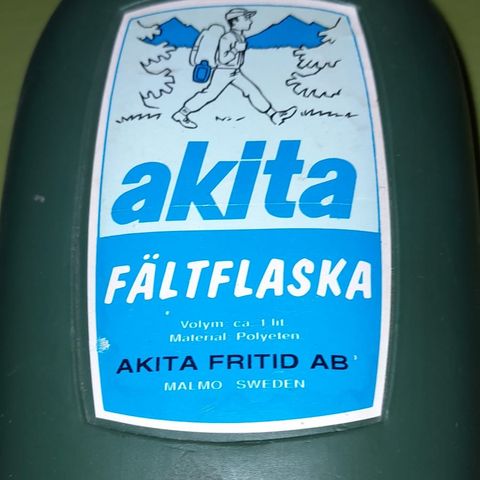 fåltflaska akita