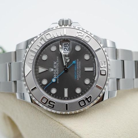 Rolex Yacht-Master 37 268622 / Norsk 2023