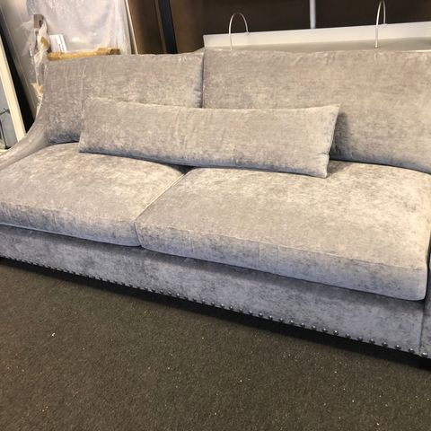 CASTELLONE 3 seter SOFA M/STORE NAGLER