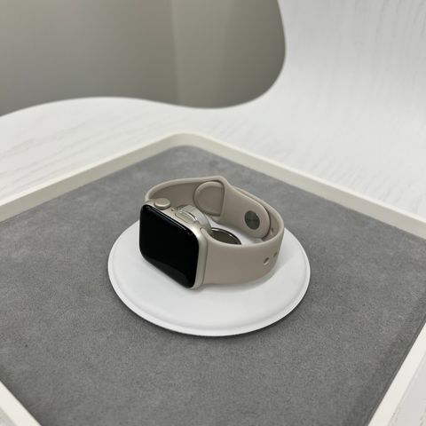 Apple Watch SE (2.Gen) 40mm Starlight - Utstillingsmodell