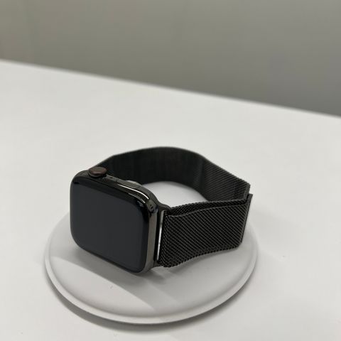 Apple Watch 8 Cell 45mm Graphite Stainless Steel - Utstillingsmodell