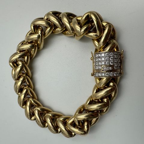 Diamantsmykker i gull - ringer, anheng og armbånd