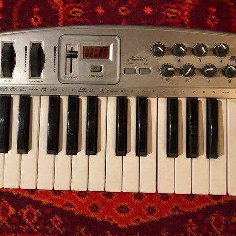 midi keyboard midiman oxygen 8