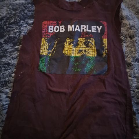 Bob Marley singlet til salgs!