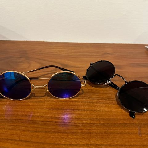 Women’s sunglasses (2 for 250kr)