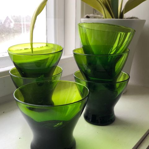 6stk vintage grønne shotglass / liten drink glass, samlepris 200,-kr