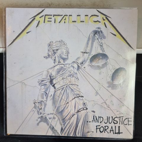 Metallica  -frakt 99,-  Norgespakke. + 2600 lper ute på finn!