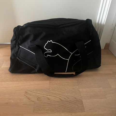 PUMA gymbag relativt stor