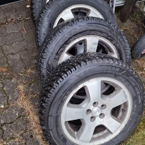 Piggdekk Goodyear Ultragrip Arctic 2