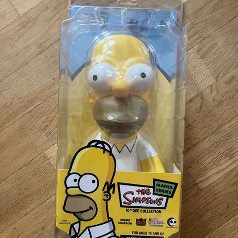 Stor Homer Simpsons figur ennå i uåpna eske!