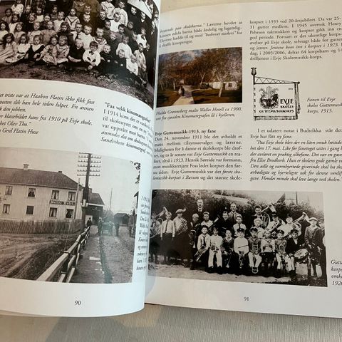 Skolen i svingen , Evje skole 140 år