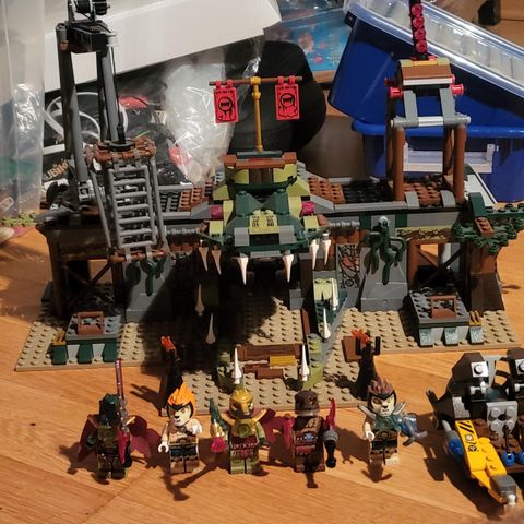 Lego Legends of chima: The Croc Swamp Hideout (70014-1)