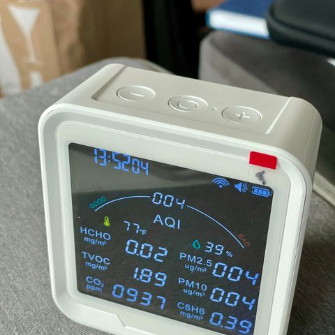 Innendørs Luftkvalitetsmonitor (IAQ monitor)