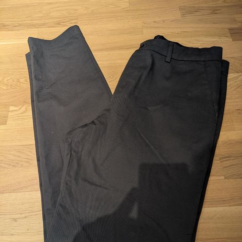 Grå chinos fra Zara