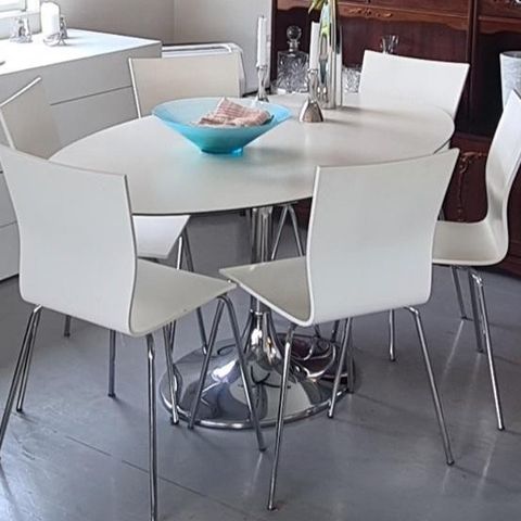 Bolia Design Corona, spisebord og 6 stoler.