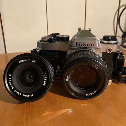 Nikkor 50mm f1.4 og Nikon 28mm f2.8 objektiver