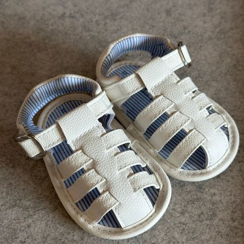 Sandaler til baby - Strl 17 (Aldri brukt)