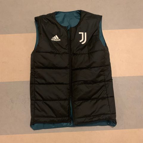 Juventus reversible vest