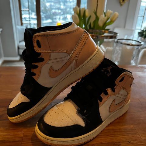 Air Jordan 1 Mid Arctic Orange Black Toe str. 38,5