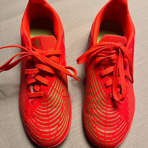 Adidas predator fotballsko str. 36