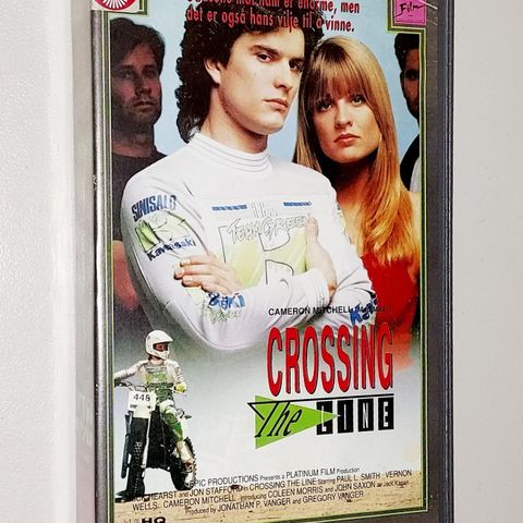 VHS BIG BOX.CROSSING THE LINE.