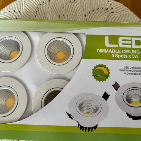 5 komplette LED spotter (UBRUKT i original eske)