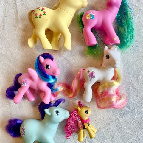 5stk ekte My little pony og 1 lalaloopsy pony