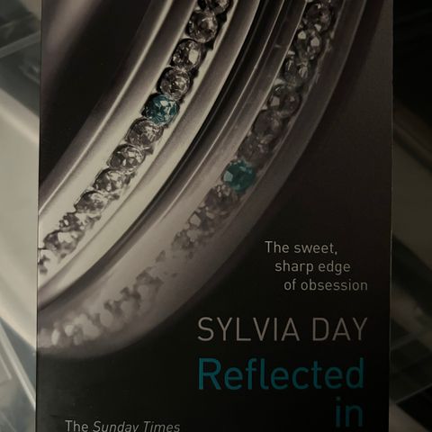 Sylvia Day: Reflected in you