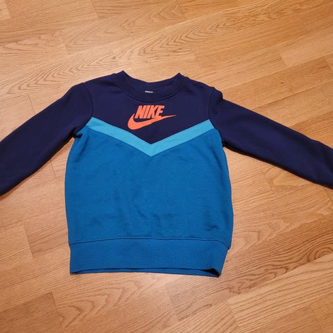 Nike genser str 98-104