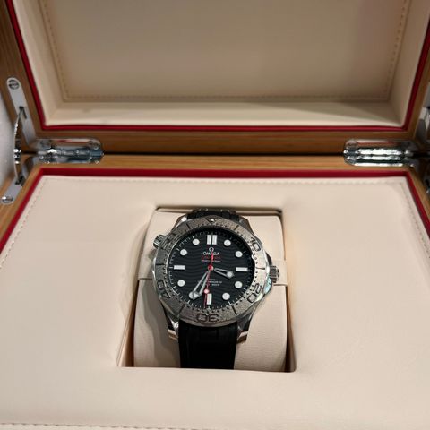 Omega Seamaster Diver 300M Nekton