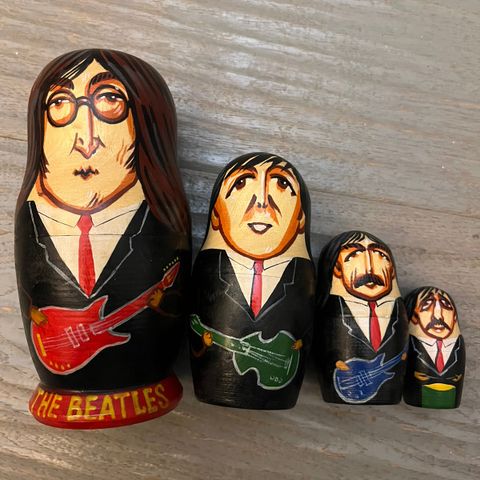 The Beatles som russiske dokker