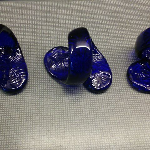 3 stk.  Hadeland " Furu " kobolt blå serviettringer flott stand til salgs