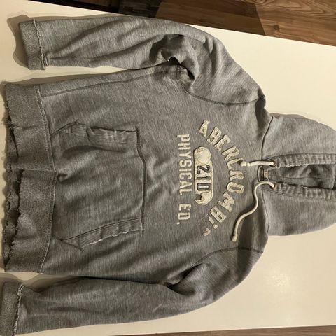 Abercrombie hettegenser XL