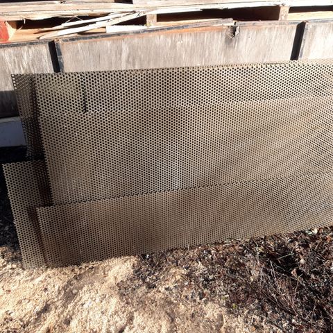 Perforerte aluminiumsplater