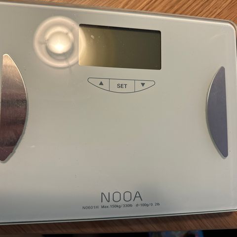 NOOA personvekt med kroppsanalyse - Liten og nett