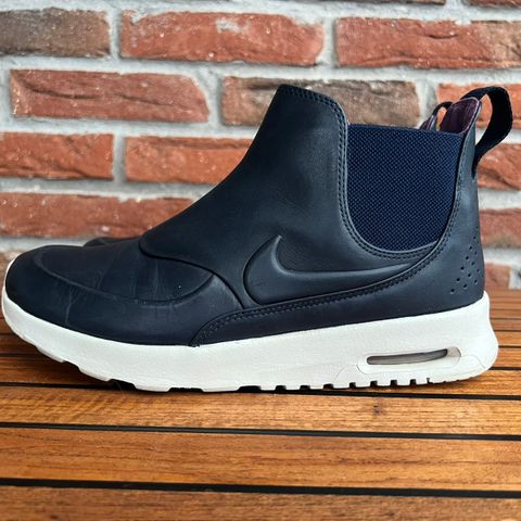 Lette, marineblå sneakers i skinn fra Nike, str 38,5