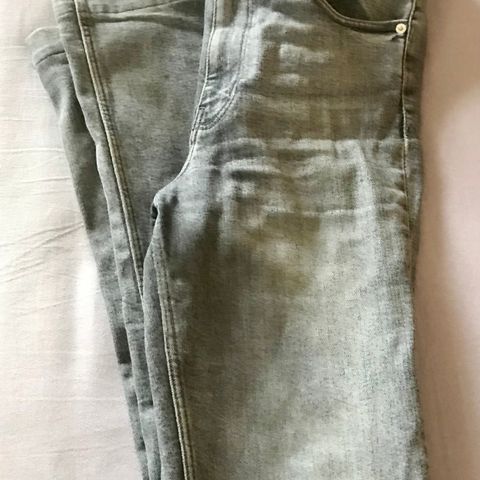 Svarte jeans fra Zara. Størrelse 36