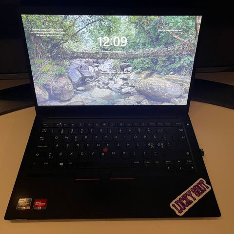 Flott Lenovo E14 laptop!