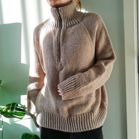 Hjemmestrikket Zipper sweater, overvidde 124cm