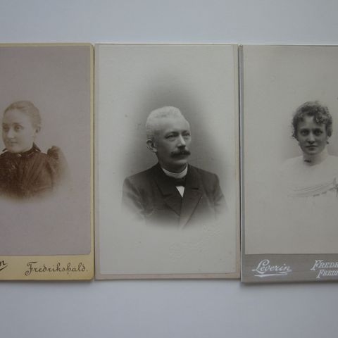 Gamle fotografier (carte de visite) fra Fredrikstad, Fredrikshald og Bergen