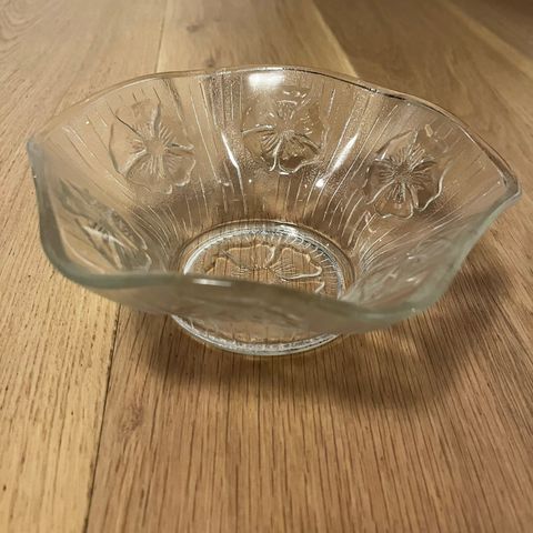 Vintage liten skål i glass/pressglass