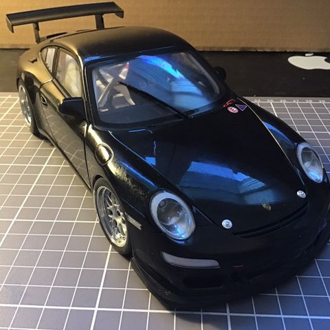 911 GT 3 CUP.      1/18.  kr 1575 med frakt. . IKKE FIX FERDIG