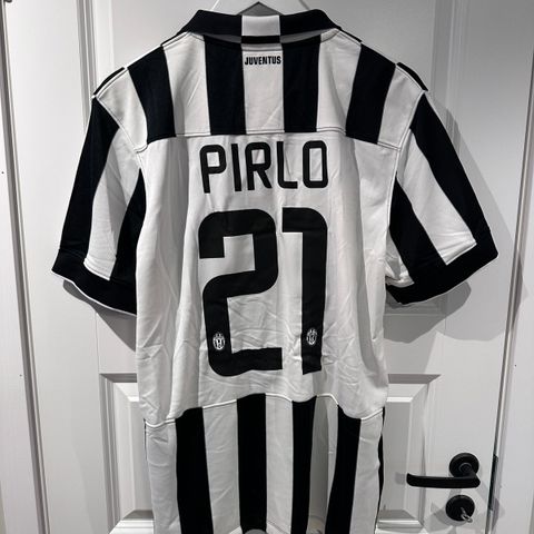 14/15 Juventus hjemmedrakt - Andrea Pirlo 21