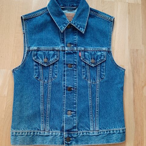 Levis dongeri vest