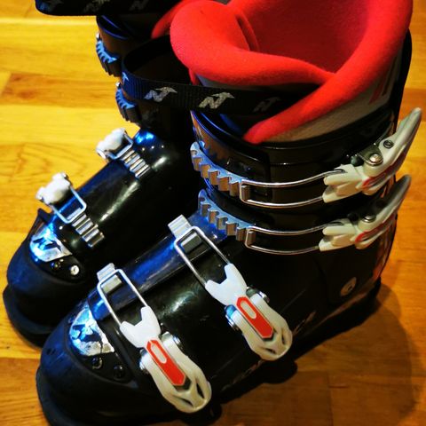 Nordica slalomsko / alpinsko Str. 38 24,5 cm